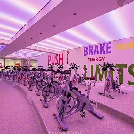 Rin Grand Apt. Nou דירה *